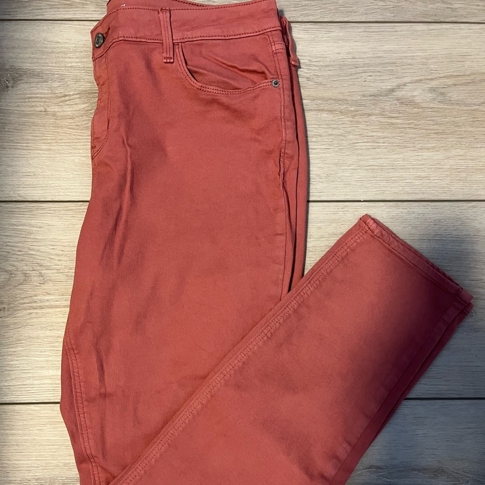 Pink skinny jeans.